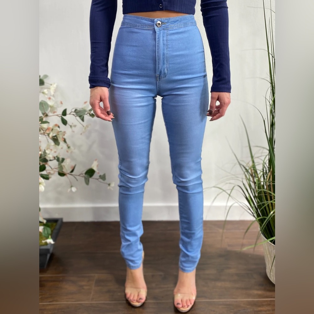 light wash high waisted jeggings